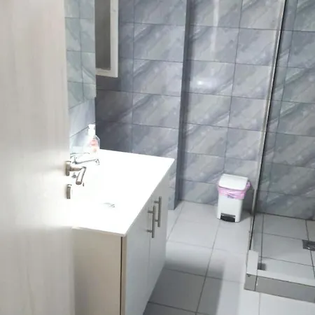 Kipseli Private Pensjonat *